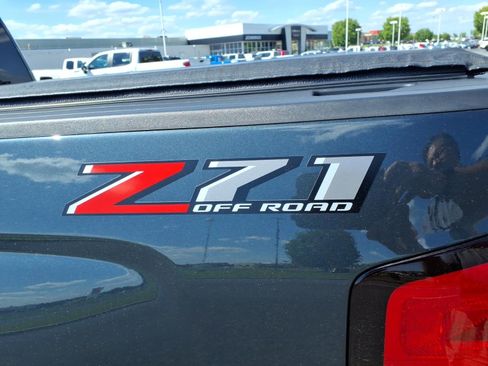 Used 2018 Chevrolet Silverado 1500 LT w/ All Star Edition AWD/4WD image 7
