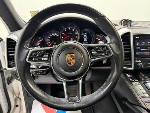 Used 2017 Porsche Cayenne Platinum Edition image 17