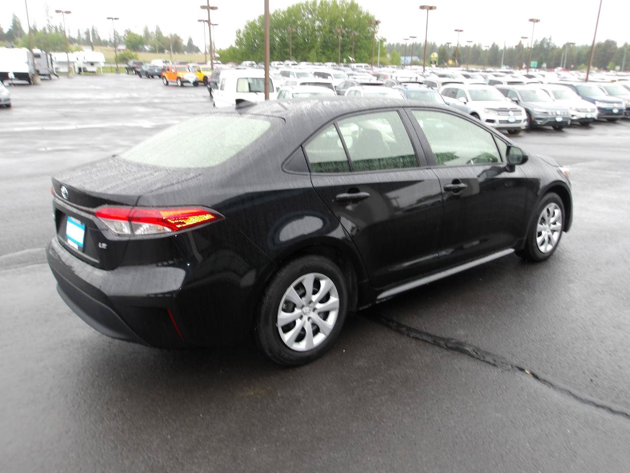 Used 2023 Toyota Corolla LE FWD image 5