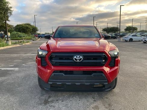 Certified 2025 Toyota Tacoma SR AWD/4WD image 2