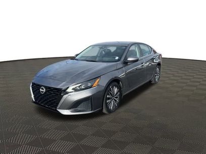 Used 2023 Nissan Altima 2.5 SV