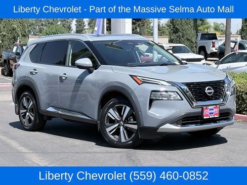 Used 2022 Nissan Rogue Platinum w/ Head-Up Display Package FWD image 2