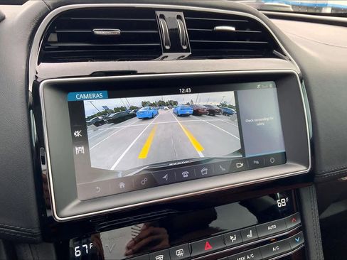 Used 2019 Jaguar F-PACE Portfolio image 28