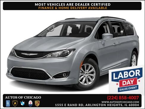 Used 2017 Chrysler Pacifica Touring-L w/ Tire & Wheel Group FWD image 1