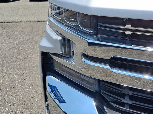 Certified 2020 Chevrolet Silverado 1500 LT w/ Convenience Package AWD/4WD image 20