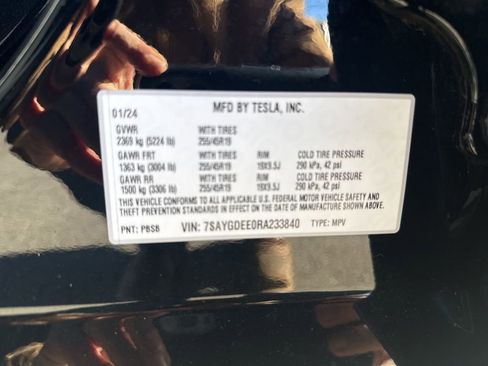 Used 2024 Tesla Model Y Long Range AWD/4WD image 38