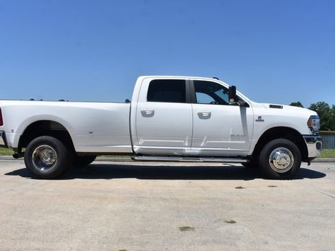 Used 2022 RAM 3500 Big Horn AWD/4WD image 3