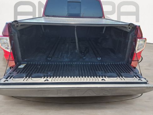 Used 2017 Nissan Titan PRO-4X AWD/4WD image 12