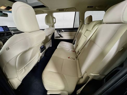 Used 2022 Lexus GX 460 Premium w/ Premium Package AWD/4WD image 25