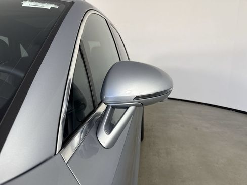 Certified 2026 Porsche Macan AWD/4WD image 12