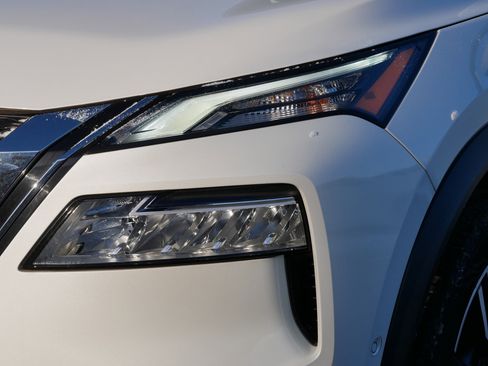 Certified 2022 Nissan Rogue SL w/ SL Premium Package image 16