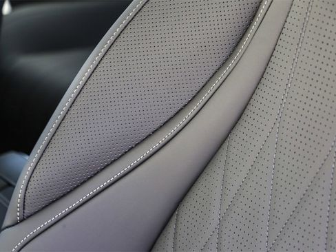 Used 2024 Mercedes-Benz CLE 300 4MATIC Coupe image 27