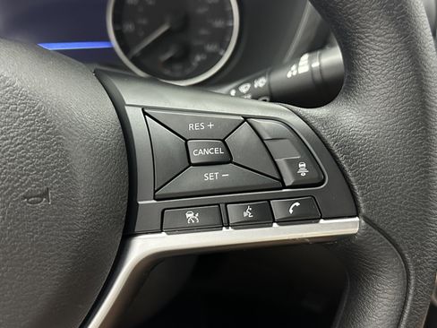 Used 2025 Nissan Sentra SV image 16