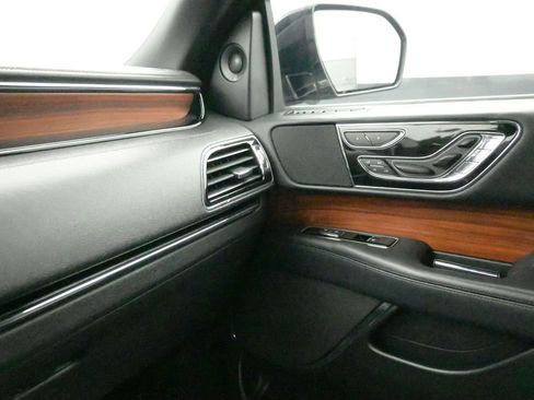 Used 2024 Lincoln Navigator Reserve AWD/4WD image 14