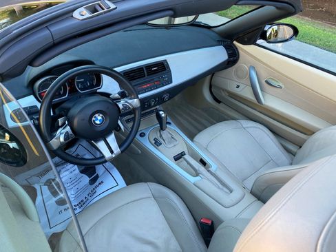 Used 2006 BMW Z4 3.0si image 57
