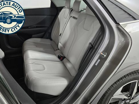 Used 2023 Hyundai Elantra Limited FWD image 30