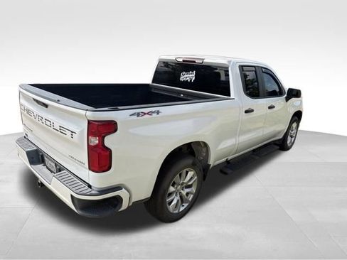 Used 2019 Chevrolet Silverado 1500 Custom w/ Custom Convenience Package AWD/4WD image 4