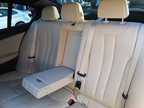 Used 2020 BMW 530i w/ Convenience Package image 32