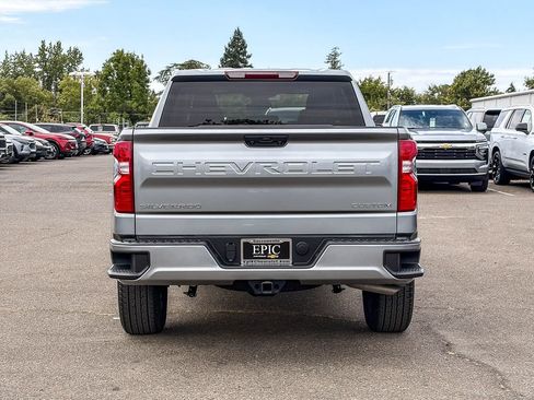 Used 2026 Chevrolet Silverado 1500 Custom RWD image 3