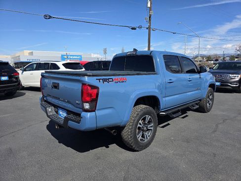 Used 2019 Toyota Tacoma TRD Sport image 5