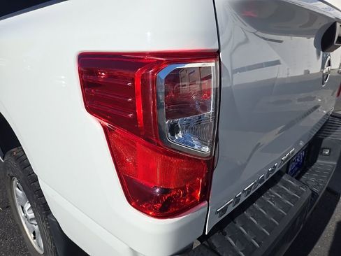 Used 2017 Nissan Titan S image 31