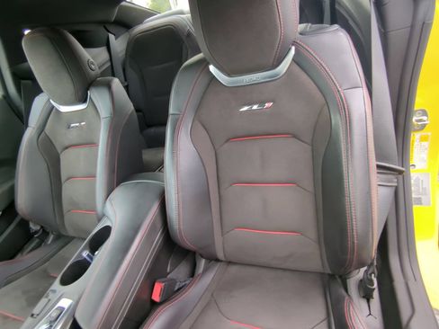 Used 2018 Chevrolet Camaro ZL1 RWD image 13