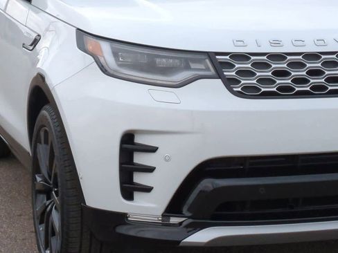 New 2026 Land Rover Discovery Limited Edition image 10