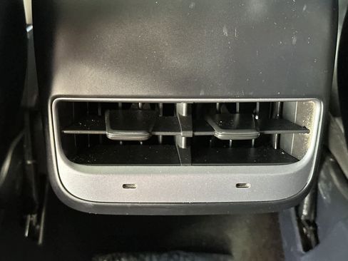 Used 2022 Tesla Model Y Performance image 14