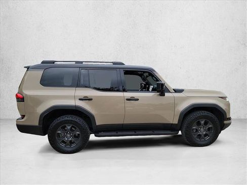 Used 2024 Lexus GX 550 AWD/4WD image 4
