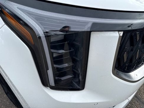 Used 2025 Kia Carnival image 39