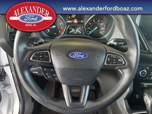 Used 2019 Ford Escape SE FWD image 19