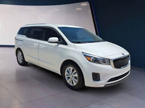 Used 2016 Kia Sedona LX w/ LX Convenience Package FWD image 7