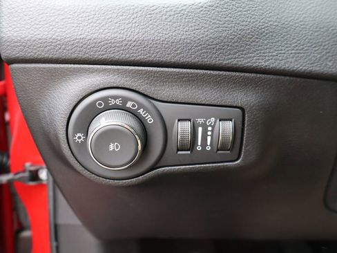 Used 2020 Jeep Compass Latitude image 13