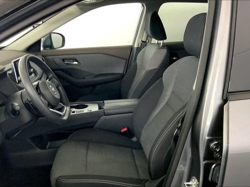 Used 2021 Nissan Rogue SV FWD image 11