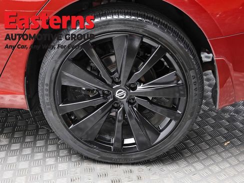 Used 2022 Nissan Altima 2.5 SR AWD/4WD image 8