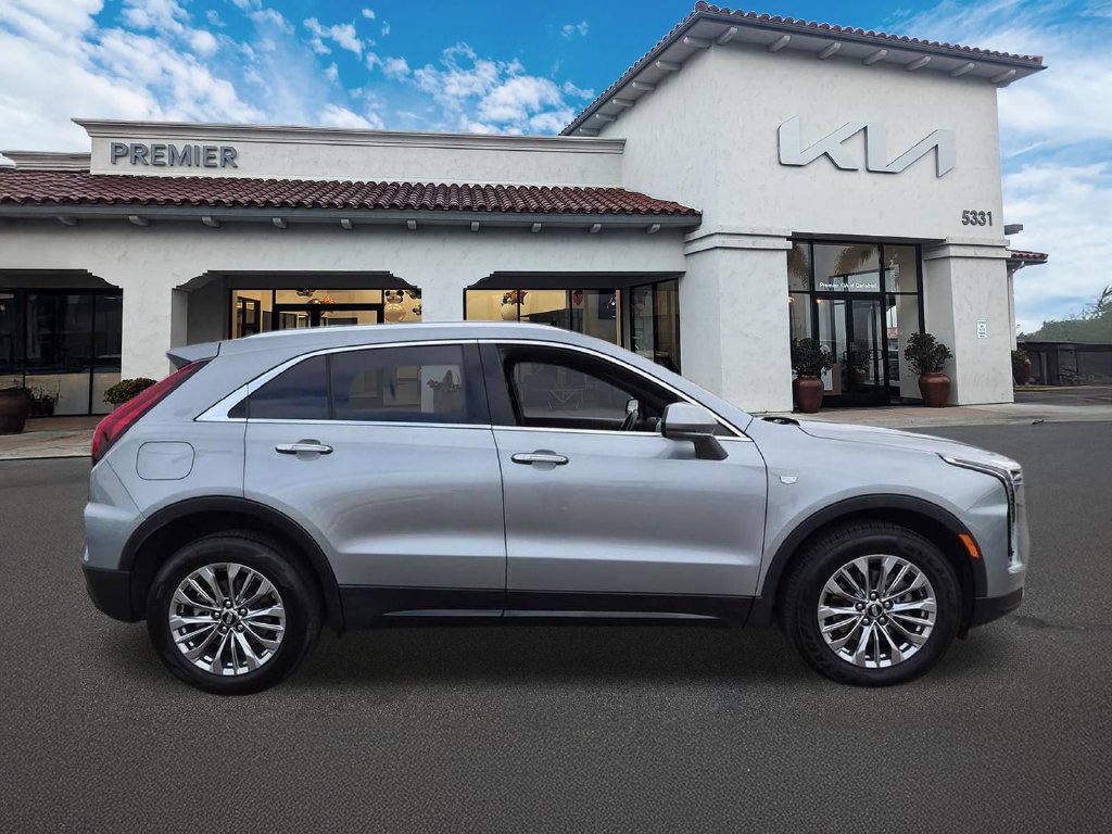 Used 2024 Cadillac XT4 Premium Luxury FWD image 9