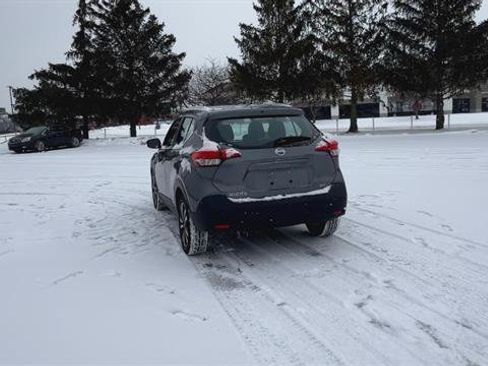 Used 2019 Nissan Kicks SV image 7