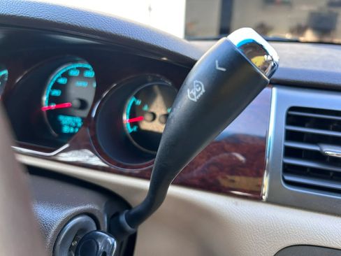 Used 2011 Buick Lucerne CX FWD image 37