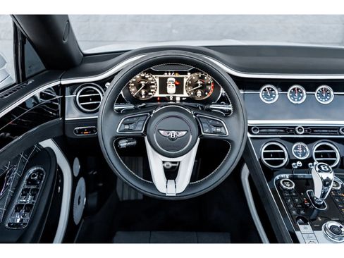 Used 2024 Bentley Continental GT Speed image 26