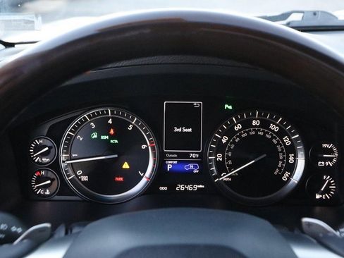 Used 2021 Lexus LX 570 4WD w/ Luxury Package image 18