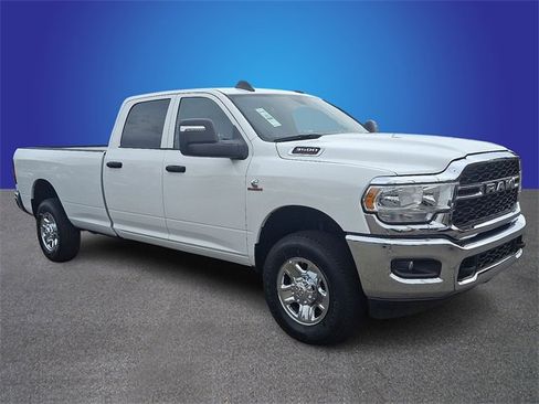 Used 2023 RAM 3500 Tradesman w/ Chrome Appearance Group image 3