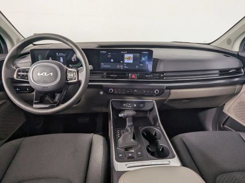 Used 2026 Kia Carnival LX FWD image 13