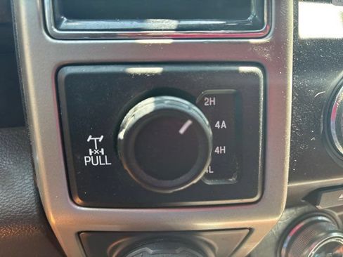 Used 2018 Ford F150 King Ranch w/ Equipment Group 601A Luxury AWD/4WD image 35