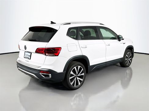 Used 2023 Volkswagen Taos SE image 7