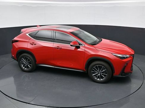 Used 2025 Lexus NX 250 FWD w/ Towing Package (2000 Lbs) image 31