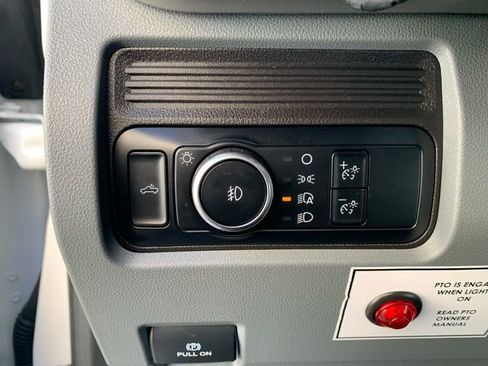 Used 2024 Ford F550 4x4 Regular Cab Super Duty image 32