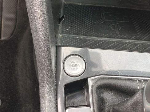 Used 2024 Volkswagen Tiguan SE image 16