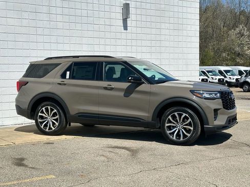 New 2026 Ford Explorer ST-Line AWD/4WD image 4