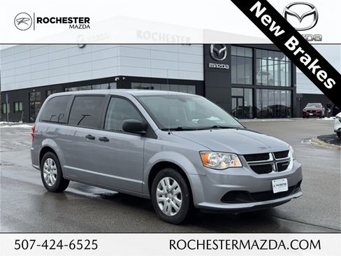 Used 2019 Dodge Grand Caravan SE w/ UConnect Hands-Free Group image 1