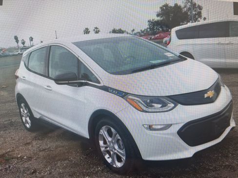 Used 2018 Chevrolet Bolt LT image 17